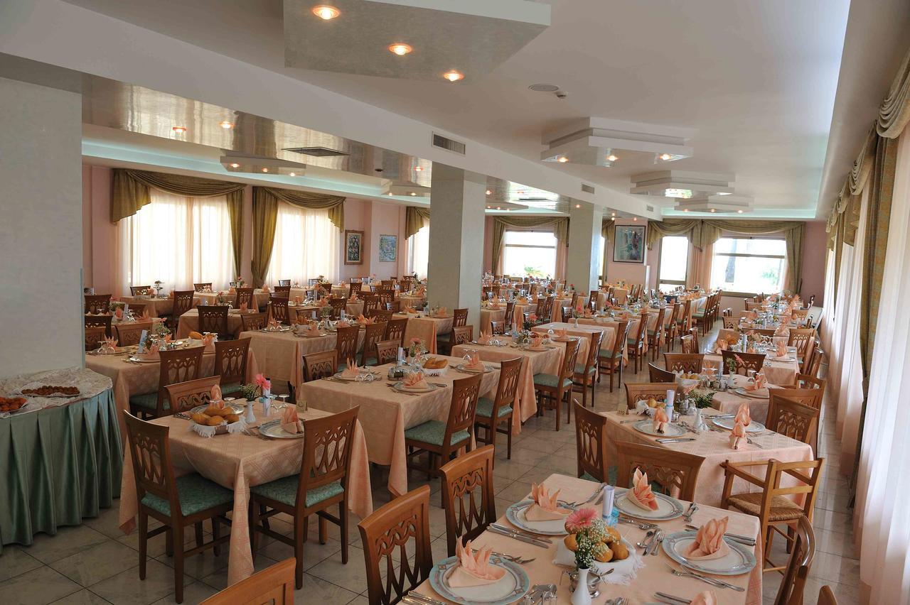 Hotel Abruzzo 피네토 외부 사진